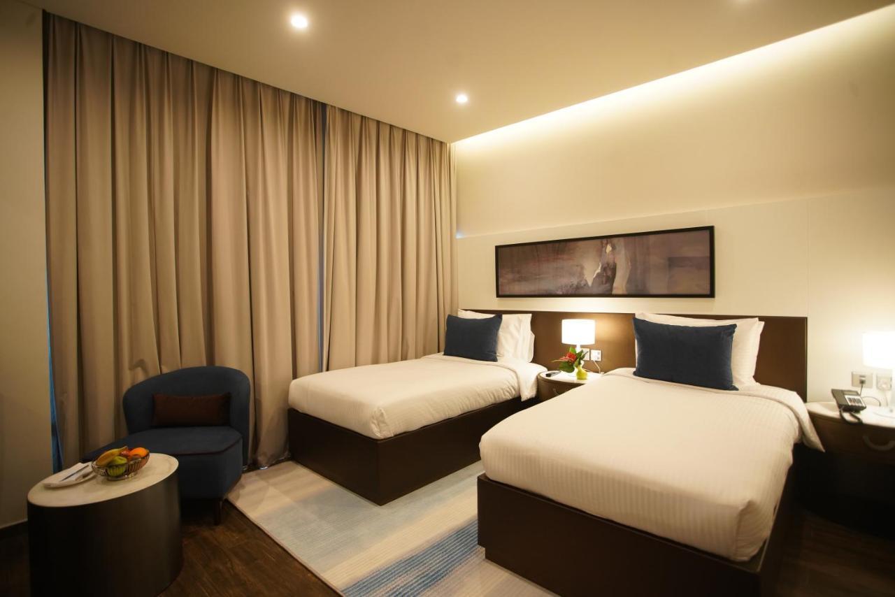 C - Hotel And Suites Доха Экстерьер фото
