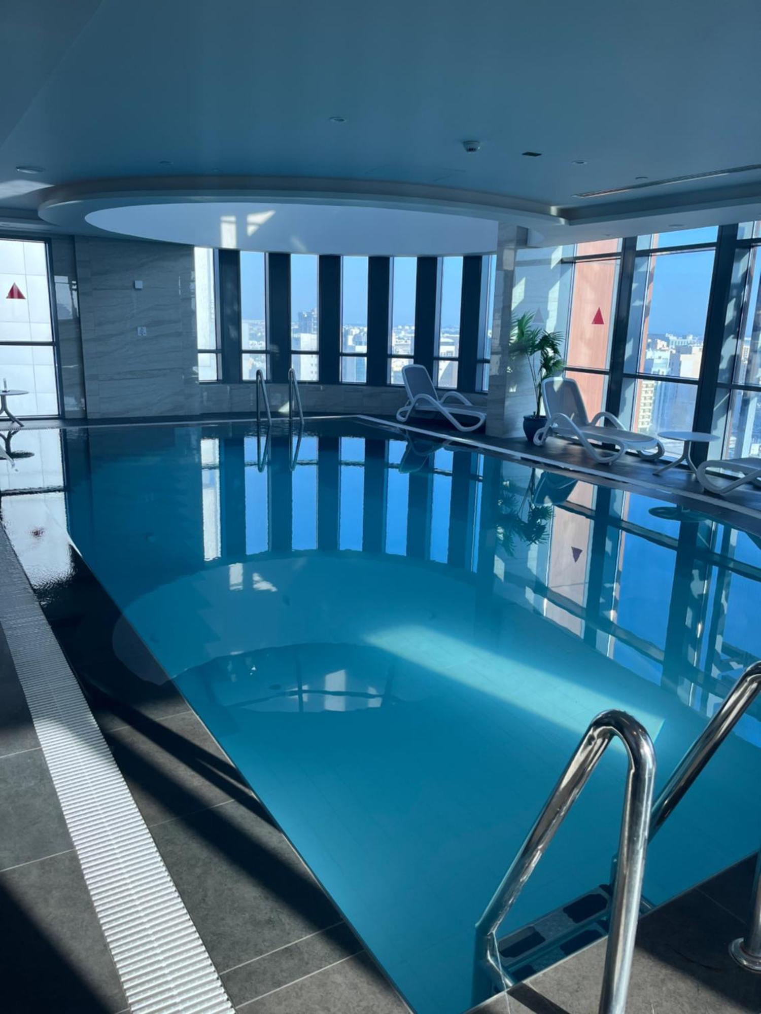 C - Hotel And Suites Доха Экстерьер фото